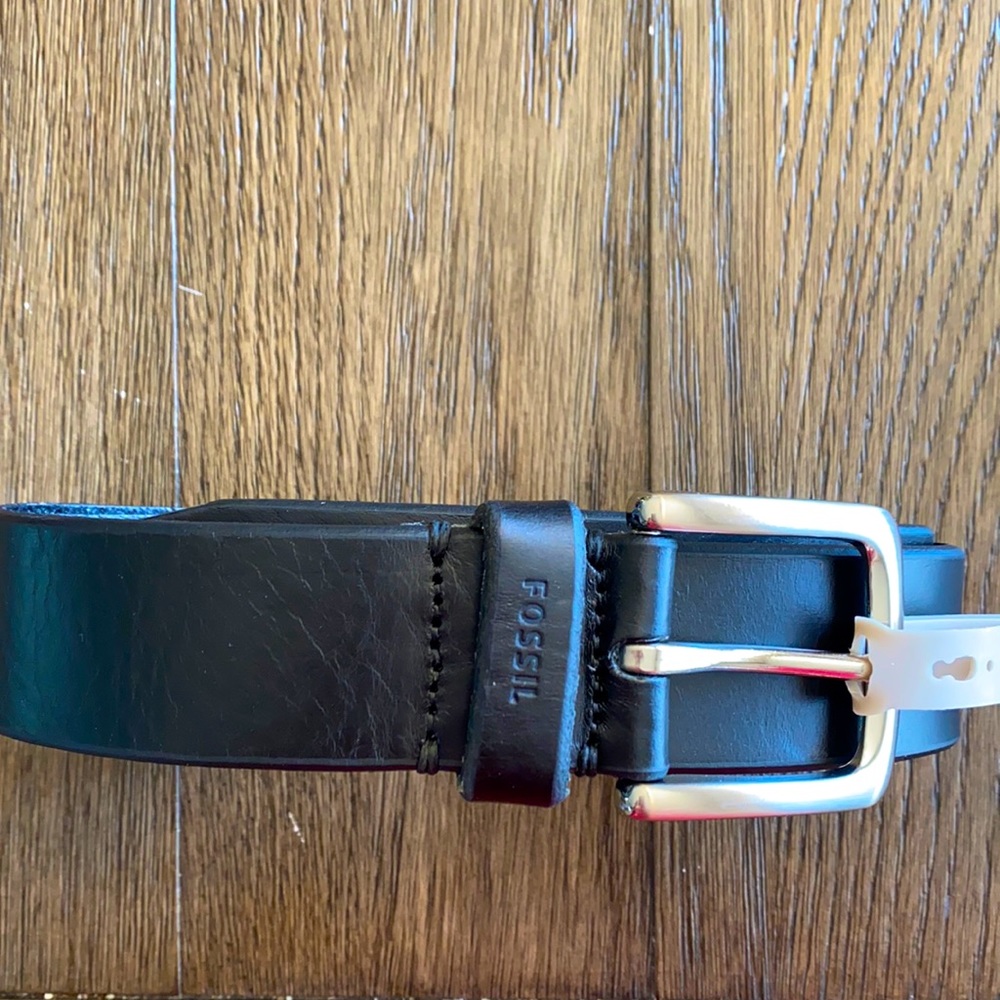 Fossil belt. Black leather. 32. NWT